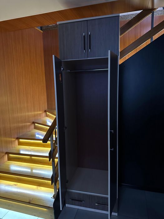 Шкаф, стол, полка