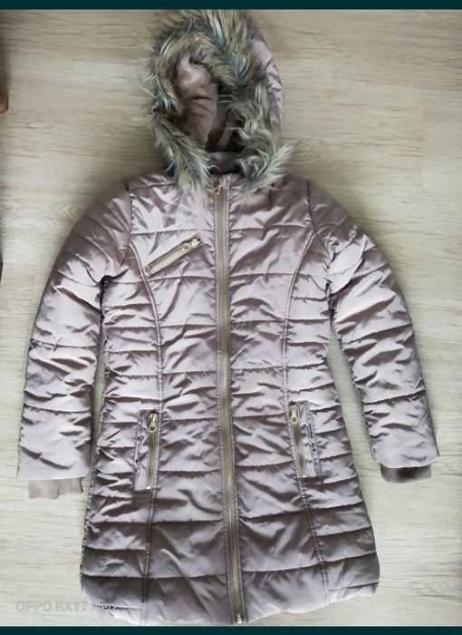 Куртка на девочку зимняя.