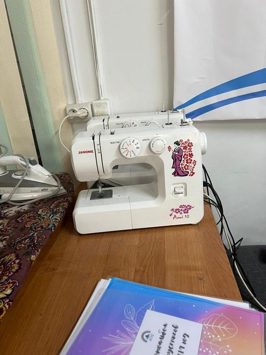 Швейные машинки 14 штук