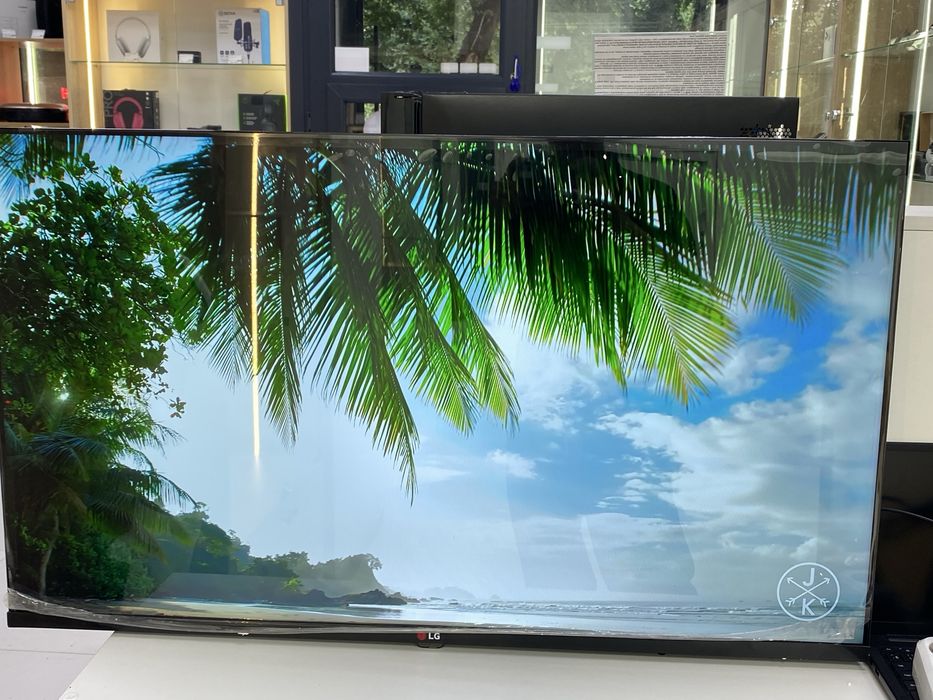 LG Qled Color TV 109/43 (p25)