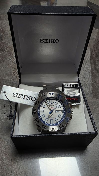 Seiko 5 Sports "Baby Ice Monster"