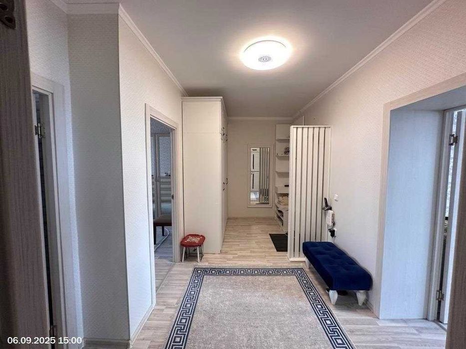 2-комн. квартира, 72.7м², 8-й микрорайон.