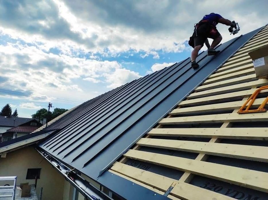 Executăm acoperisuri 
2. Montaj orice tip de invelitoare,
3. Dulgherie