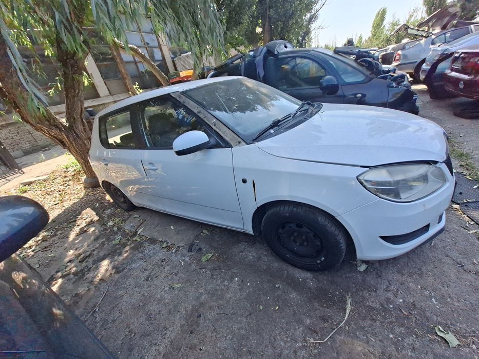 Dezmembrez Skoda Fabia 2  1.2 Benzina 2011 CHFA BZG