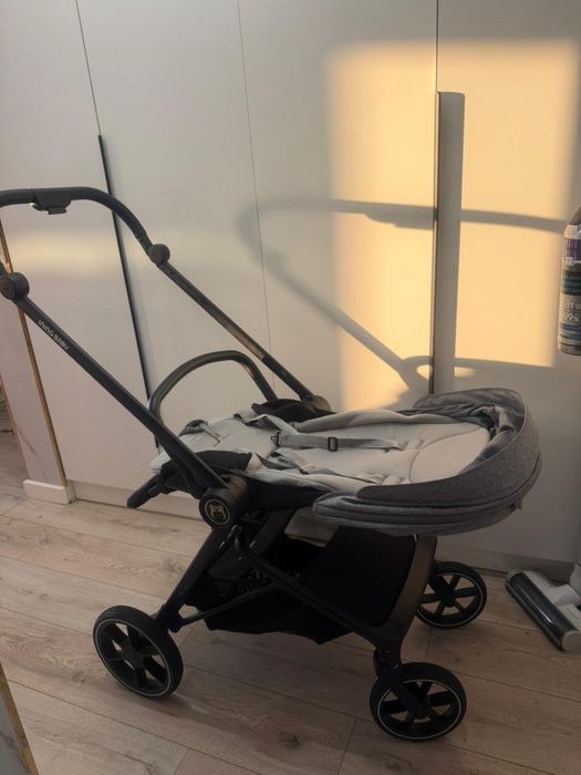 Коляска прогулочная