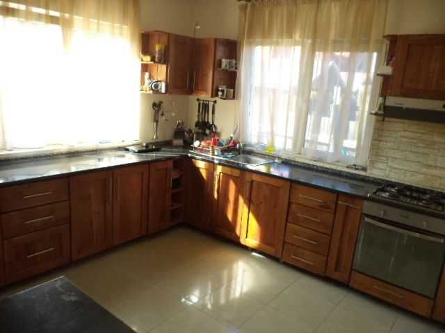 Inchiriez casa noua 7 Noiembrie / Nordului (panouri solare si AC)