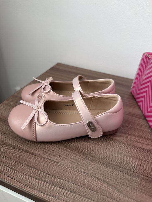 Новые туфельки Barbie для девочки, размер 29