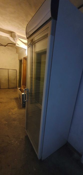 Професионална хладилна витрина LIEBHERR (400 литра)