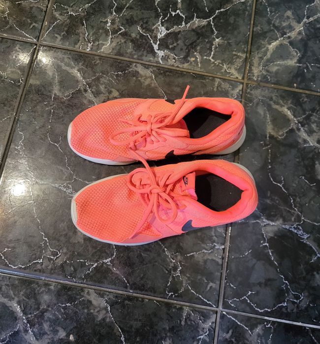 Дамски маратонки Nike