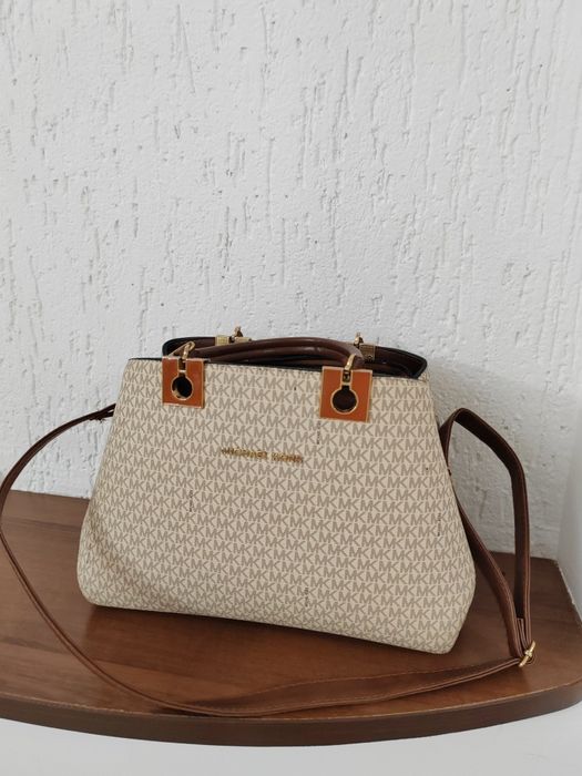 С у м о ч к а  женская