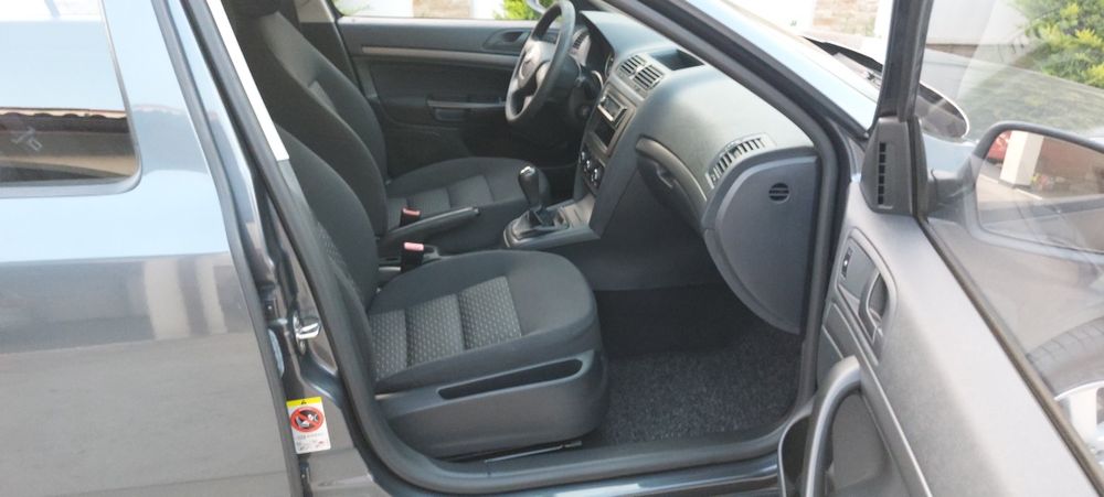 SKODA Octavia 2011 — imagine 5