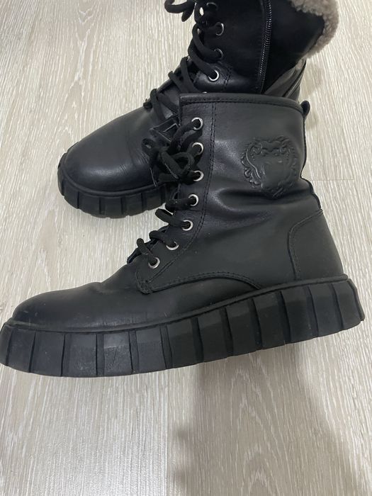 Продам ботинки на мальчика, размер 38