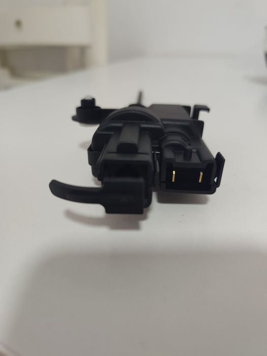 Actuator închidere hayon piesă 8200312600 – Se potrivește Renault Clio III Captur Megane Scenic Laguna Qashqai
Nou nefolosit
