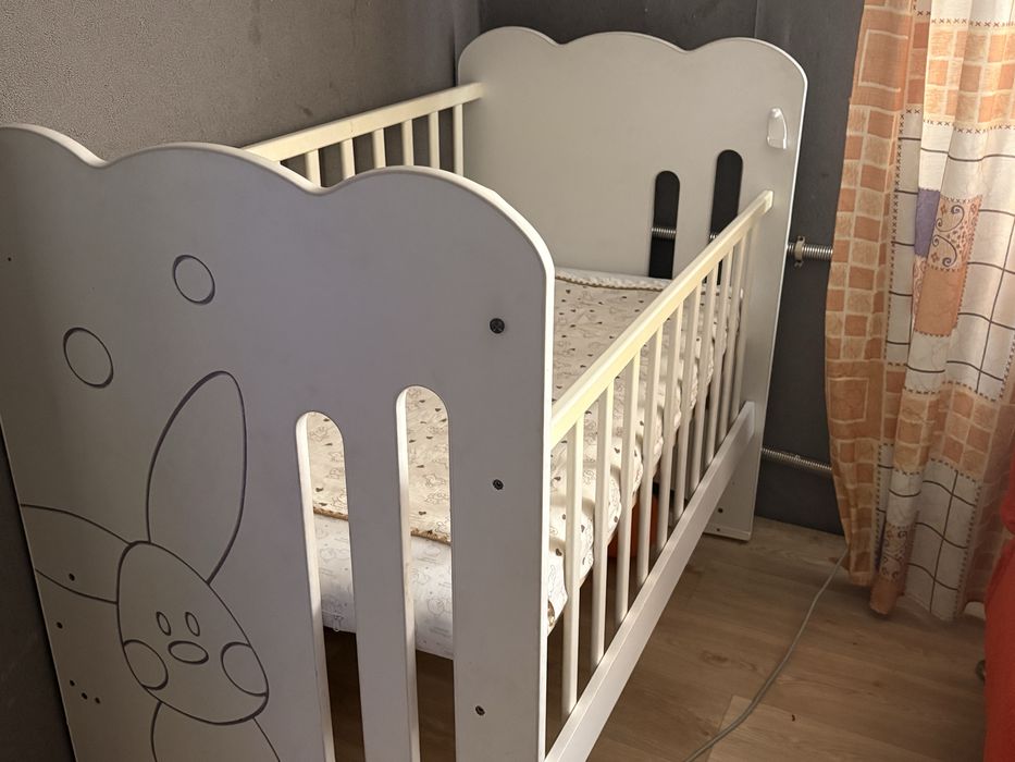 Детская кроватка