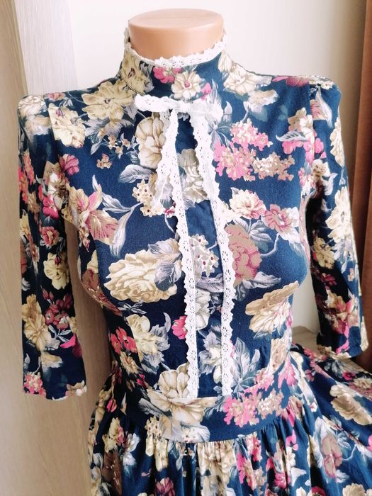 Красива рокля на цветя