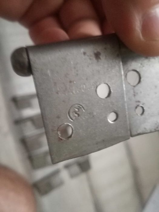 Продавам 11бр.комплект-м/ж панти за дървени врати Б.Д.С