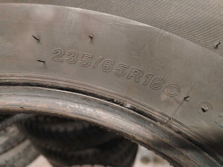 4бр.зимни гуми 235/65/16C Lassa