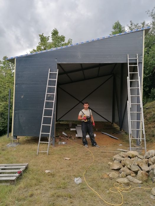 Hale si structuri metalice