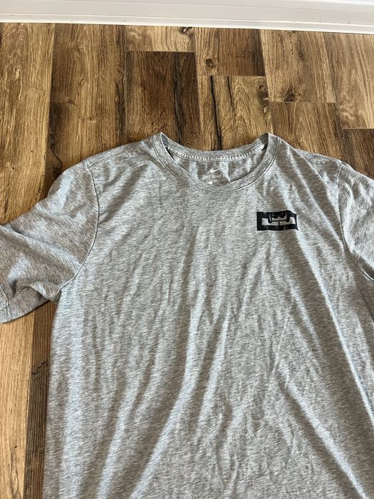 Nike Lebron T-Shirt size L