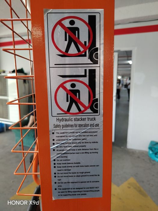 Yuk ko'tarb tushurgich shtabler