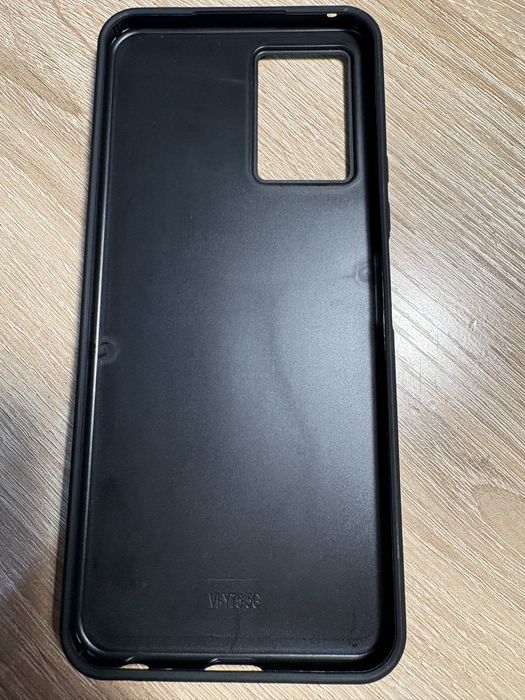 iPhone 16 и vivo 75