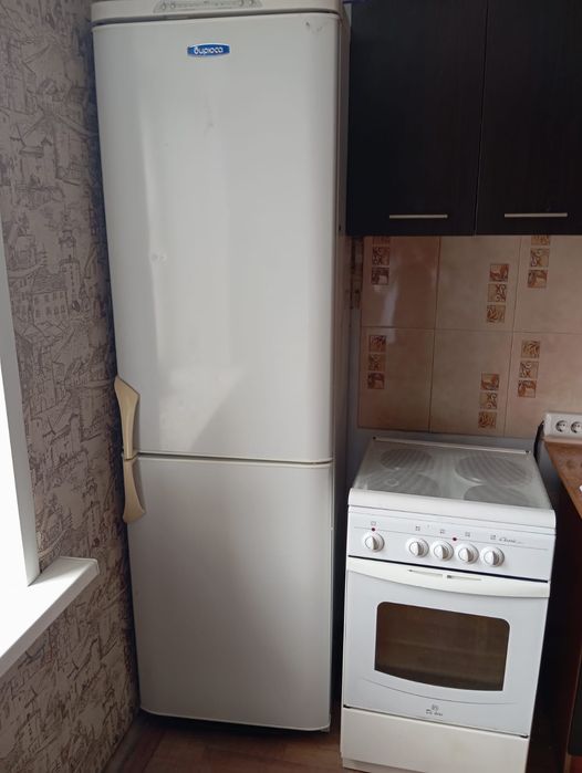 Продам холодильник двухкамерный