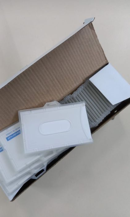 Бейджы твердый корпус