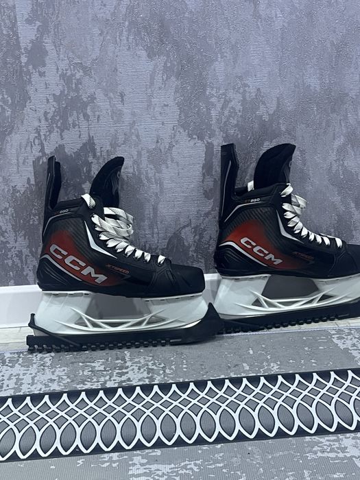 Продам коньки CCM