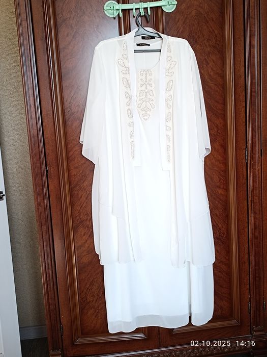 красивое нарядное вечернее платье