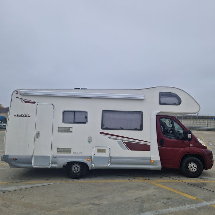 Autorulota NobelART A800, august 2008, 6 locuri in centura, 7 dormit!