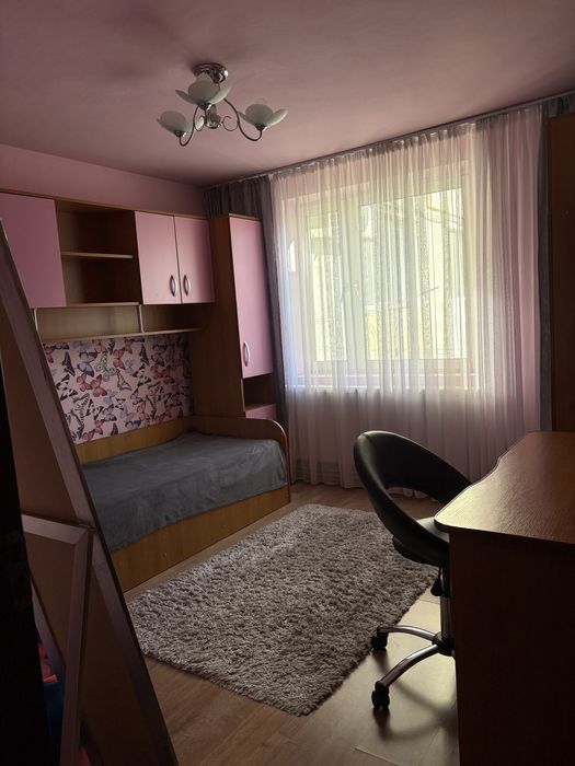 Apartament de vânzare cu 3 camere