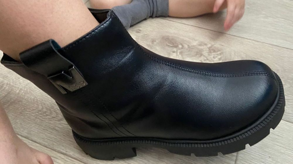 Продам зимние ботинки