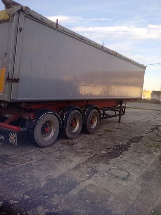 Semiremorca cereale carnehl