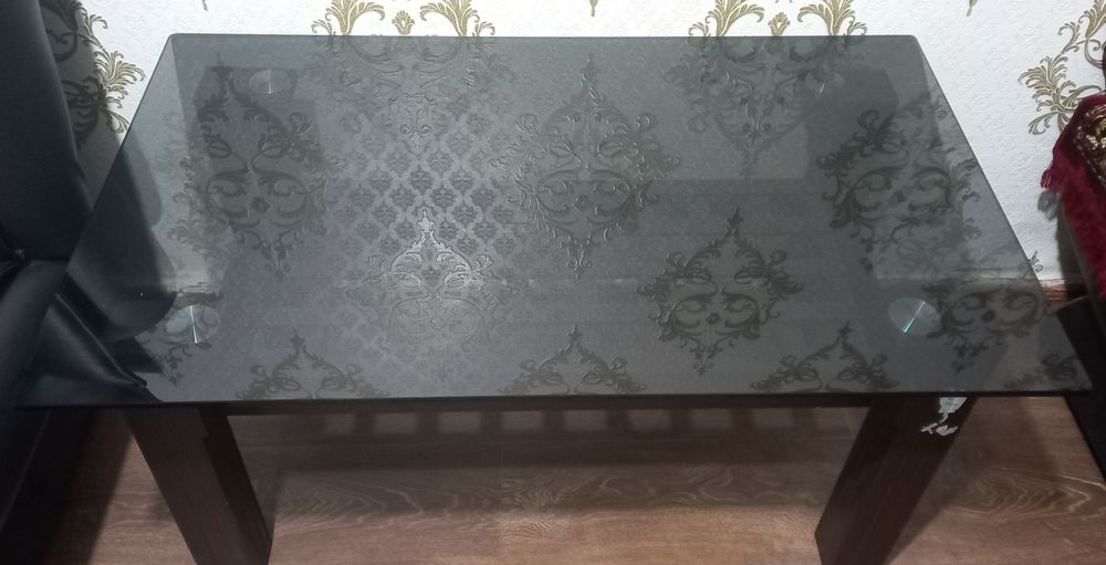 Просто стол для дома и можно для офиса