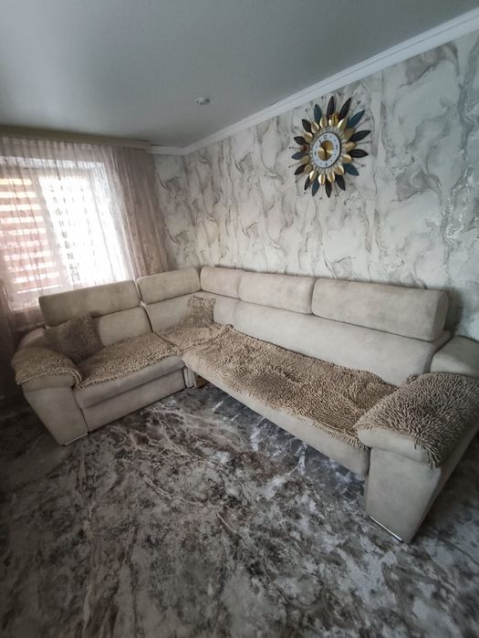 Угловой  большой диван