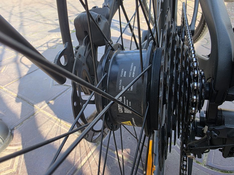 Vând bicicletă carbon 1 pro