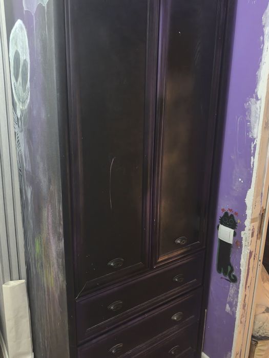 продам шкаф цвет черный