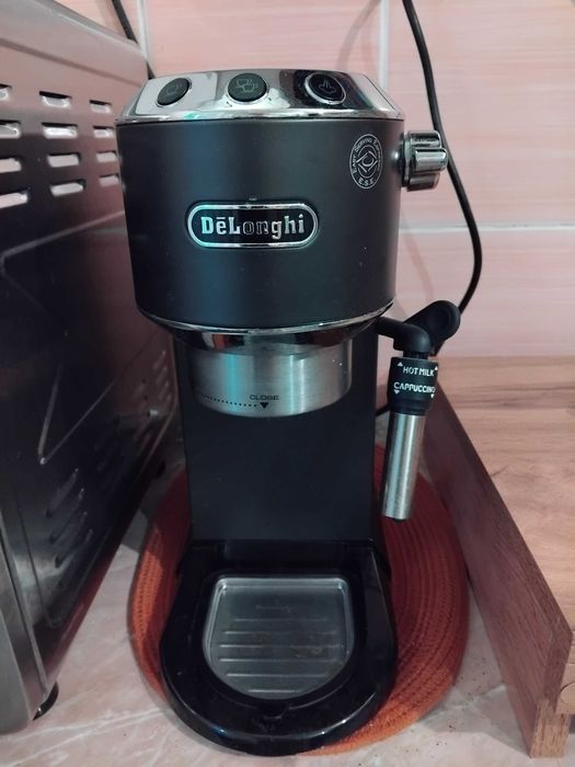 Кофемашина рожковая Delonghi