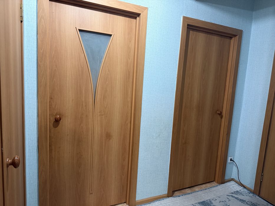 Продам межкомнатные дверии