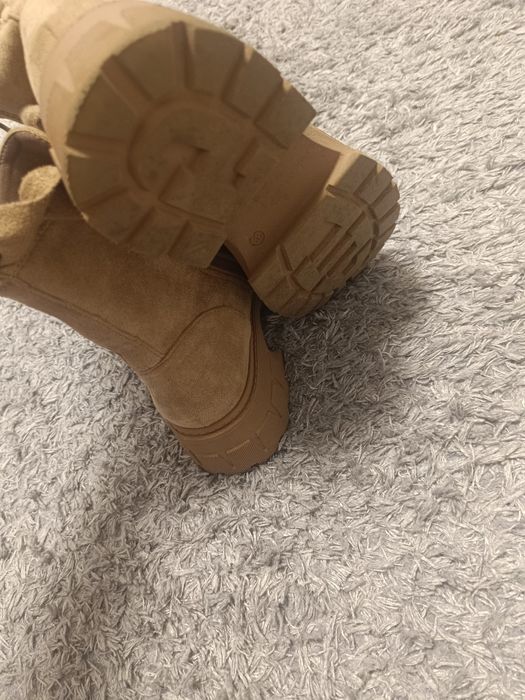 Симпатични боти, цвят каки