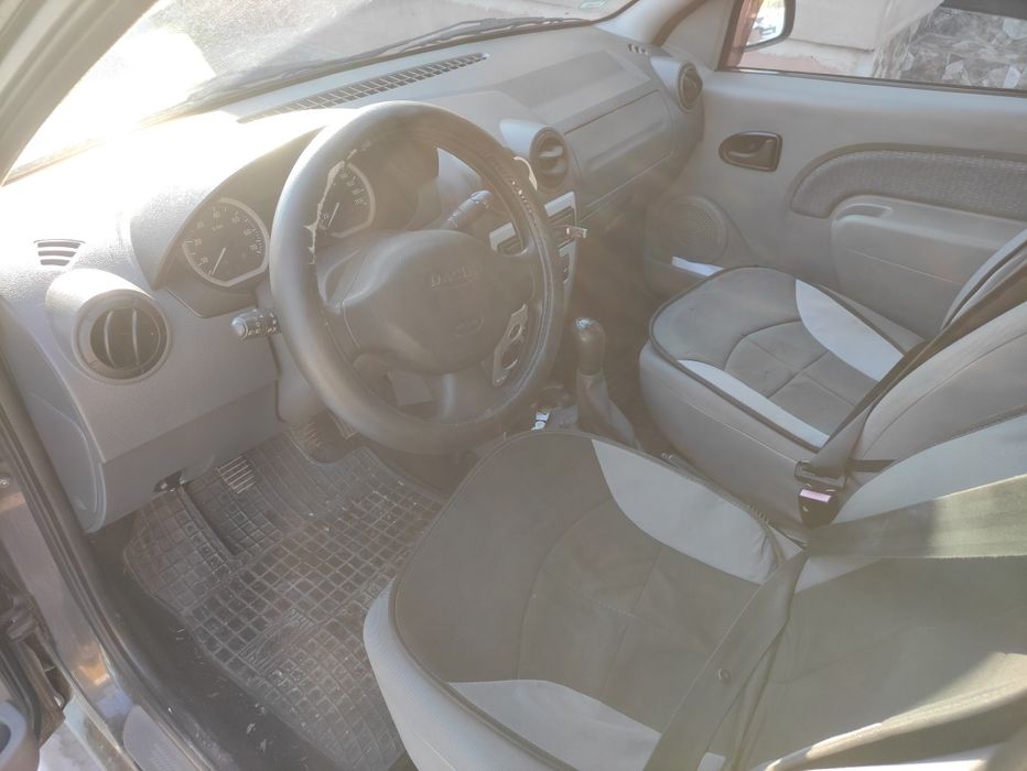 Vând Logan mcv 1.6 16v