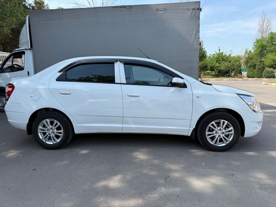 Chevrolet Cobalt 2025 — 4