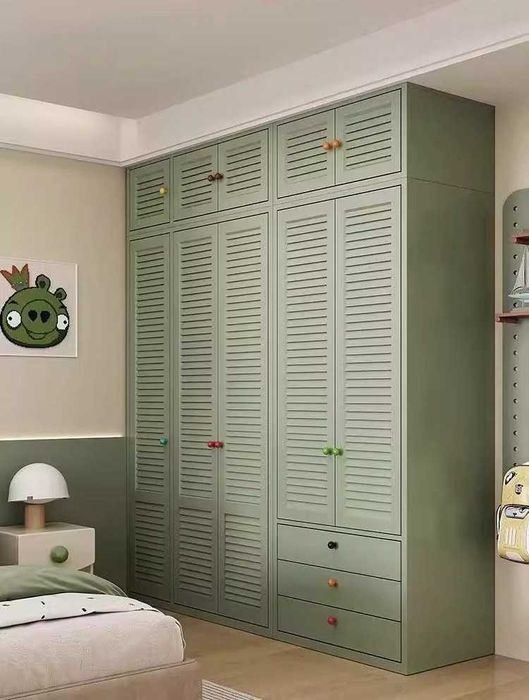 Цветной шкаф для одежды/Kiyimlar uchun rangli shkaf/Eshikli shkaf