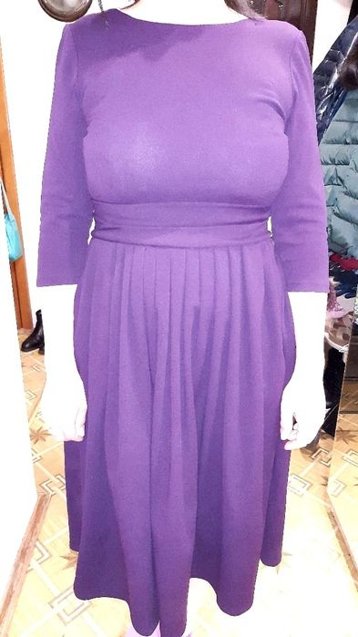 Продам платья и комбинезон