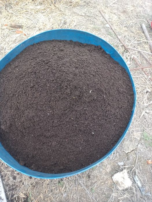 Продам биогумус .