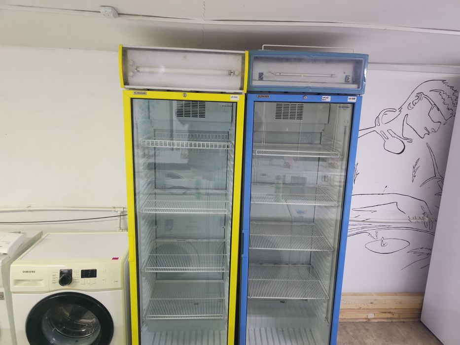 Холодильник стеклянный