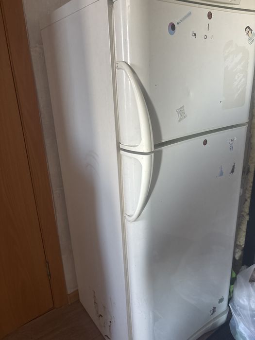 Холодильник indesit