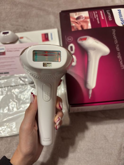 Фотоепилатор Philips Lumea Advanced