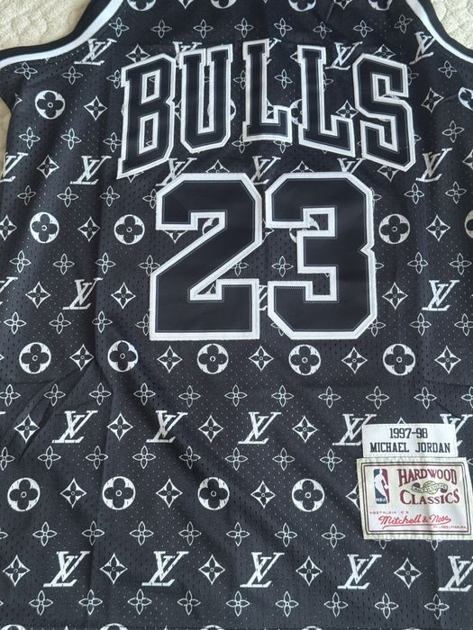 Продам Майку Джерси Michael Jordan