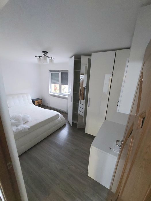 Inchiriez apartament 3 camere